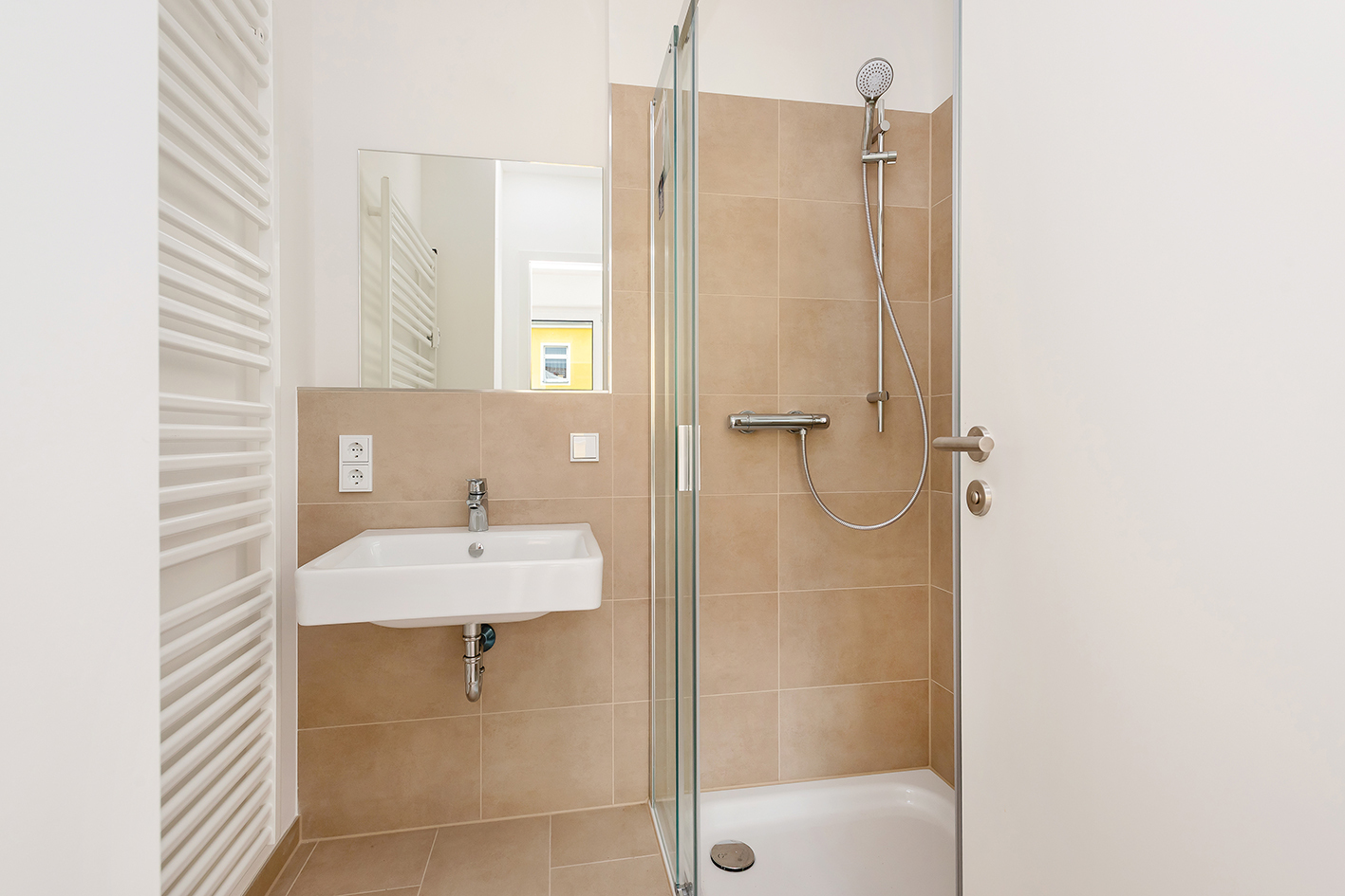 Badezimmer mit Dusche