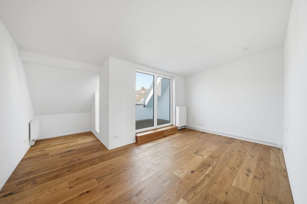 2. Arbeitszimmer mit Balkon